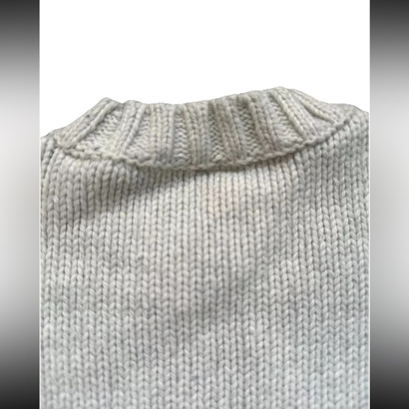 Baby Gap Cableknit Sweater Baby Size 12-18 Months  Worn Winter Clothes - Picture 7 of 7